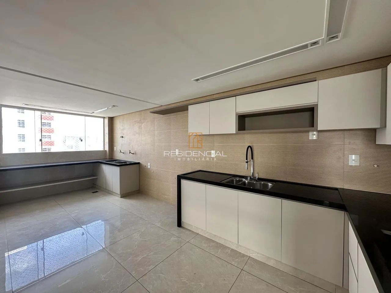 APARTAMENTO SEMI MOBILIADO NO CENTRO - Foto 2