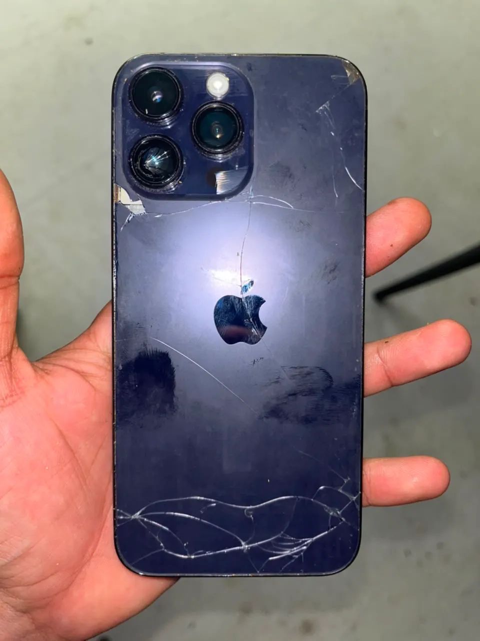 iPhone 14 Pro Max roxo 