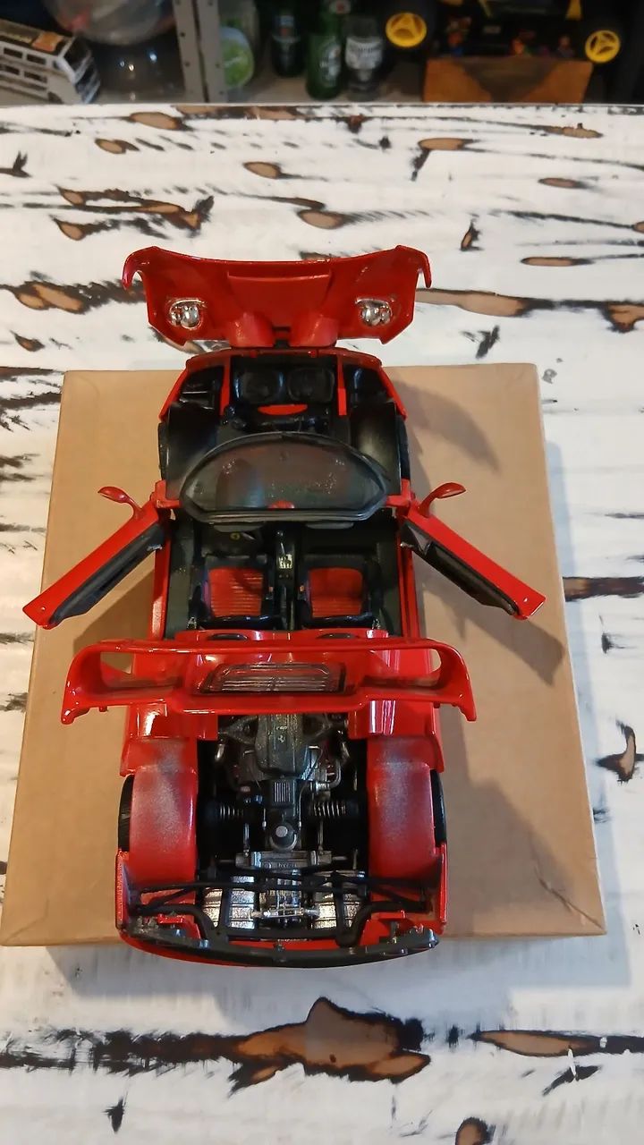 Ferrari F50 Spyder. Escala 1:18. Da Maisto, Shell  - Foto 5