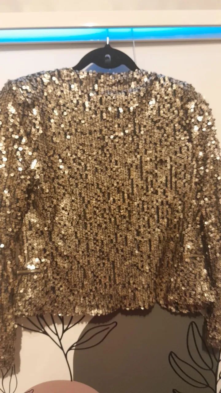 Blazer em paetê dourado PP - Foto 2
