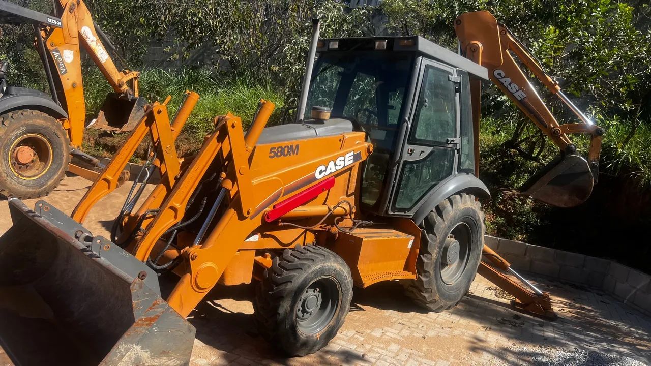 Retro Case 580M 2011
