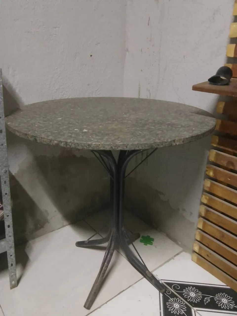 Mesa de mármore, bastante conservada! troco em caldeiras. - Foto 4