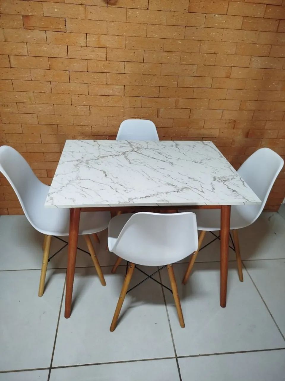 Mesa de jantar 4 cadeiras conjunto Eames Eiffel  - Foto 2