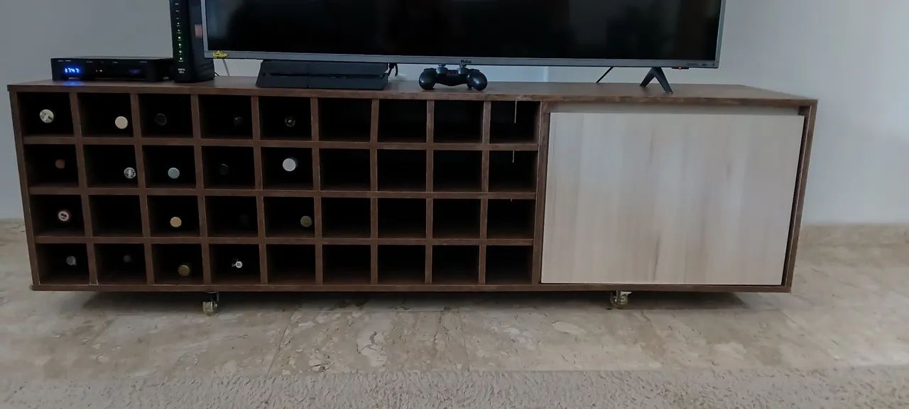 Rack e adega com rodinhas.                                - Foto 2