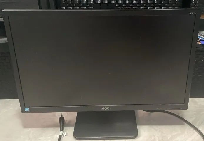 Monitor AOC de 22" com ajuste de altura - Foto 3