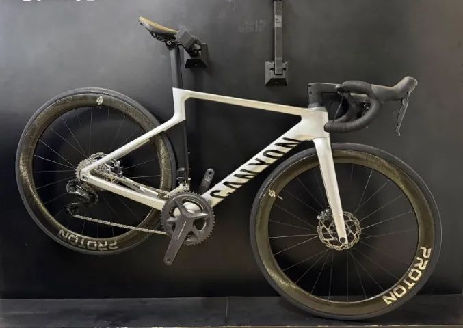 Bicicleta Canyon Aeroad CF SL Disc 8.0 Di2
