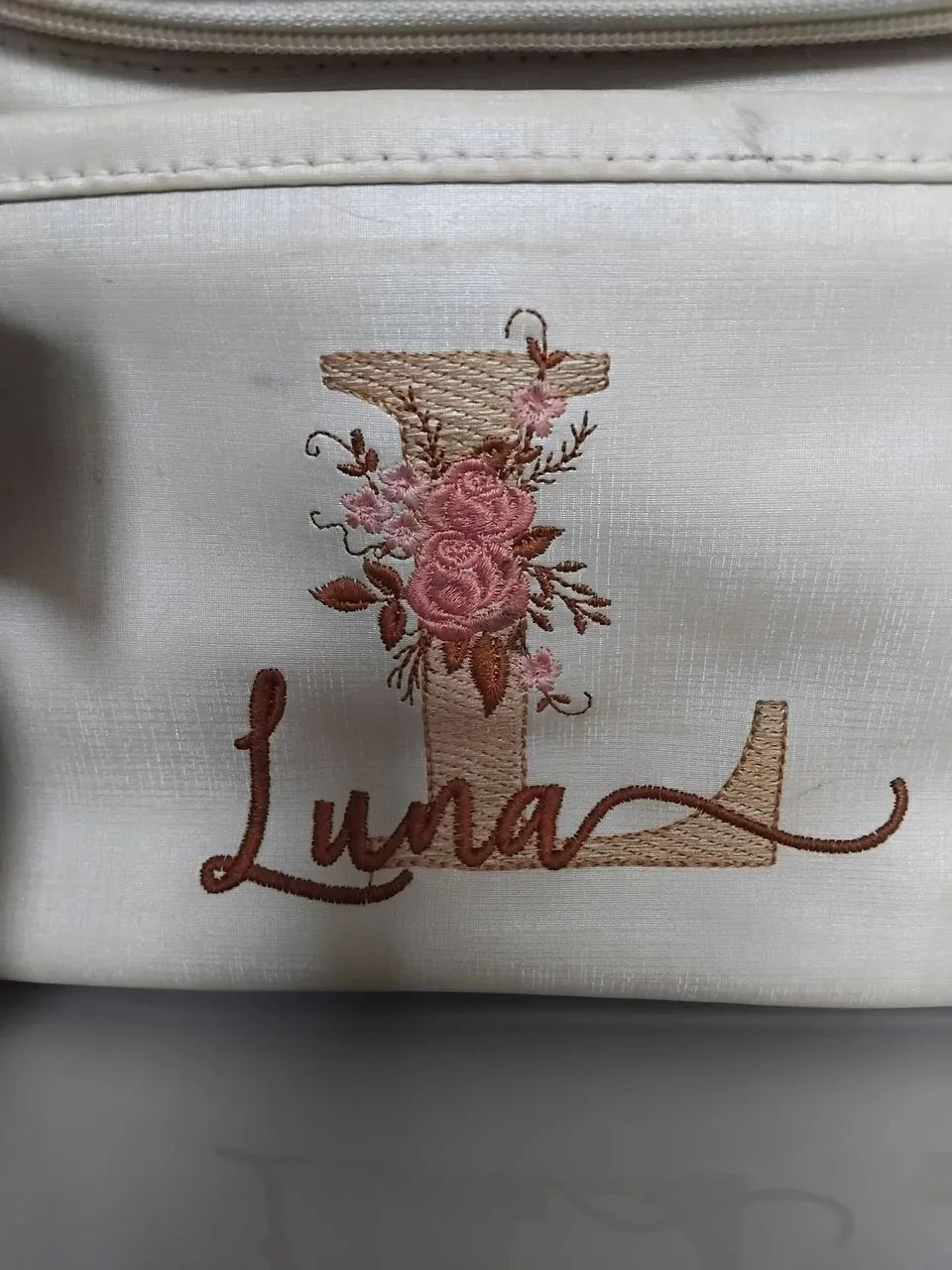 Bolsa de bebê com nome Luna bordado. - Foto 2