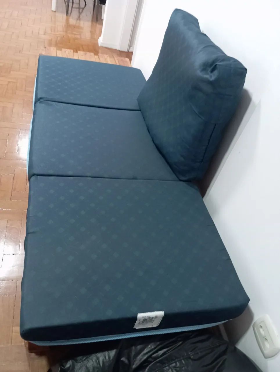 SOFÁ DE PALLET COM ASSENTO E ALMOFADA - Foto 4