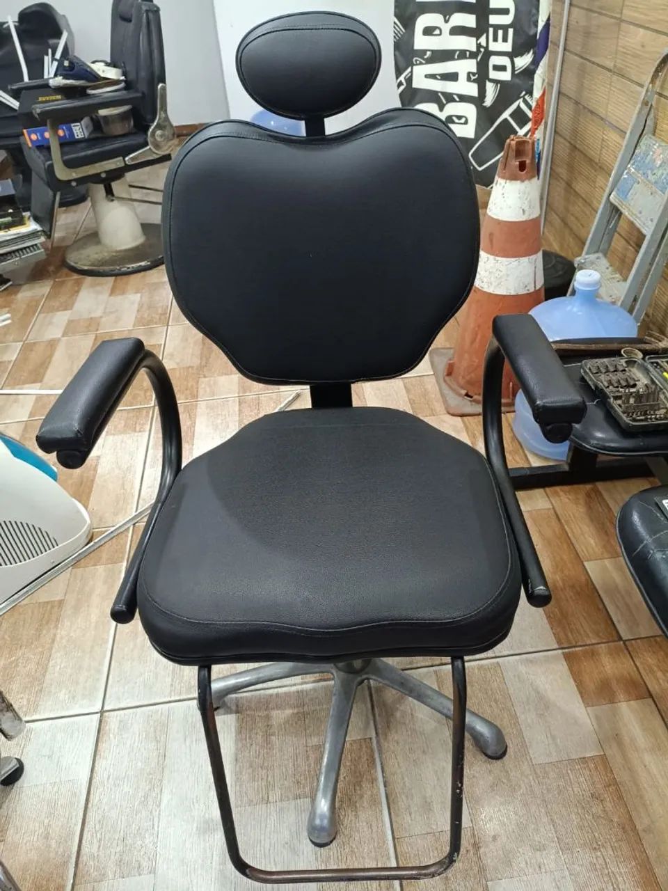 Cadeira pra barbeiro/cabeleleiro  - Foto 2
