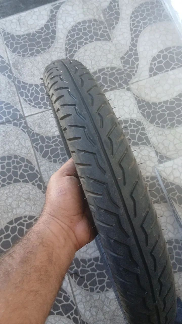 Vendo um pneu