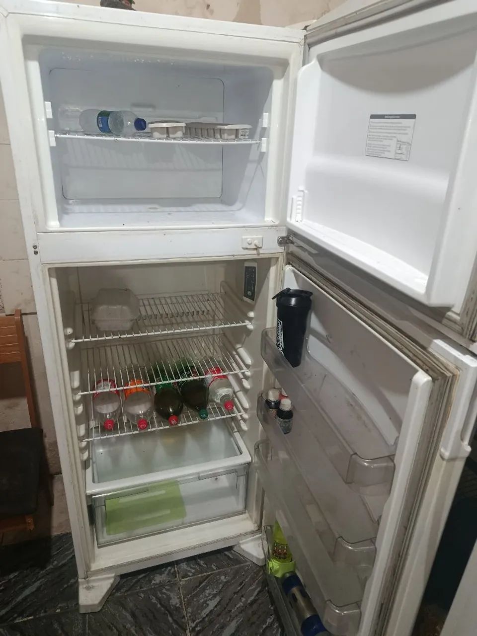Vendo geladeira com defeito  - Foto 3