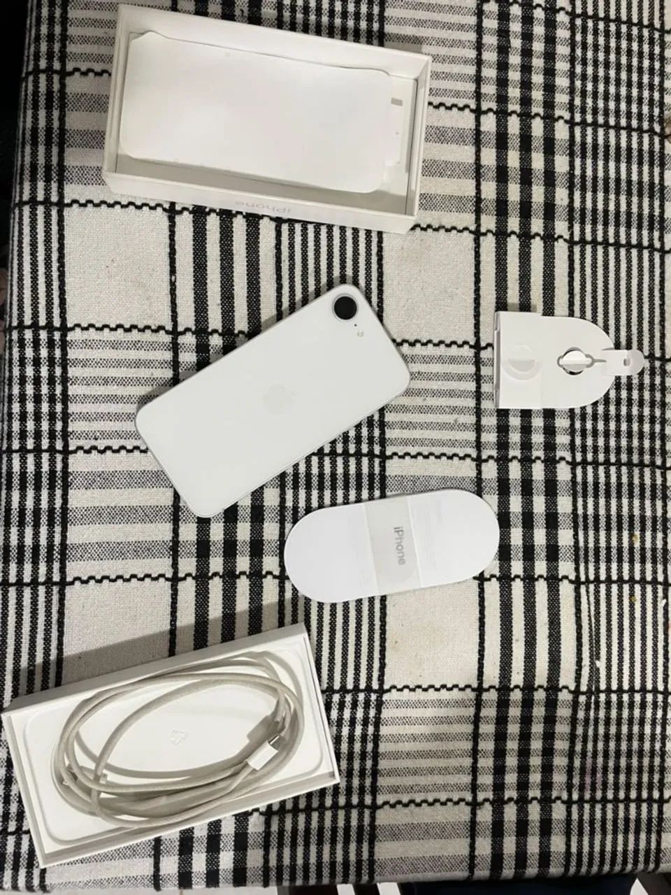Iphone 16e 128GB 5meses uso nota e caixa muito novo - Foto 5