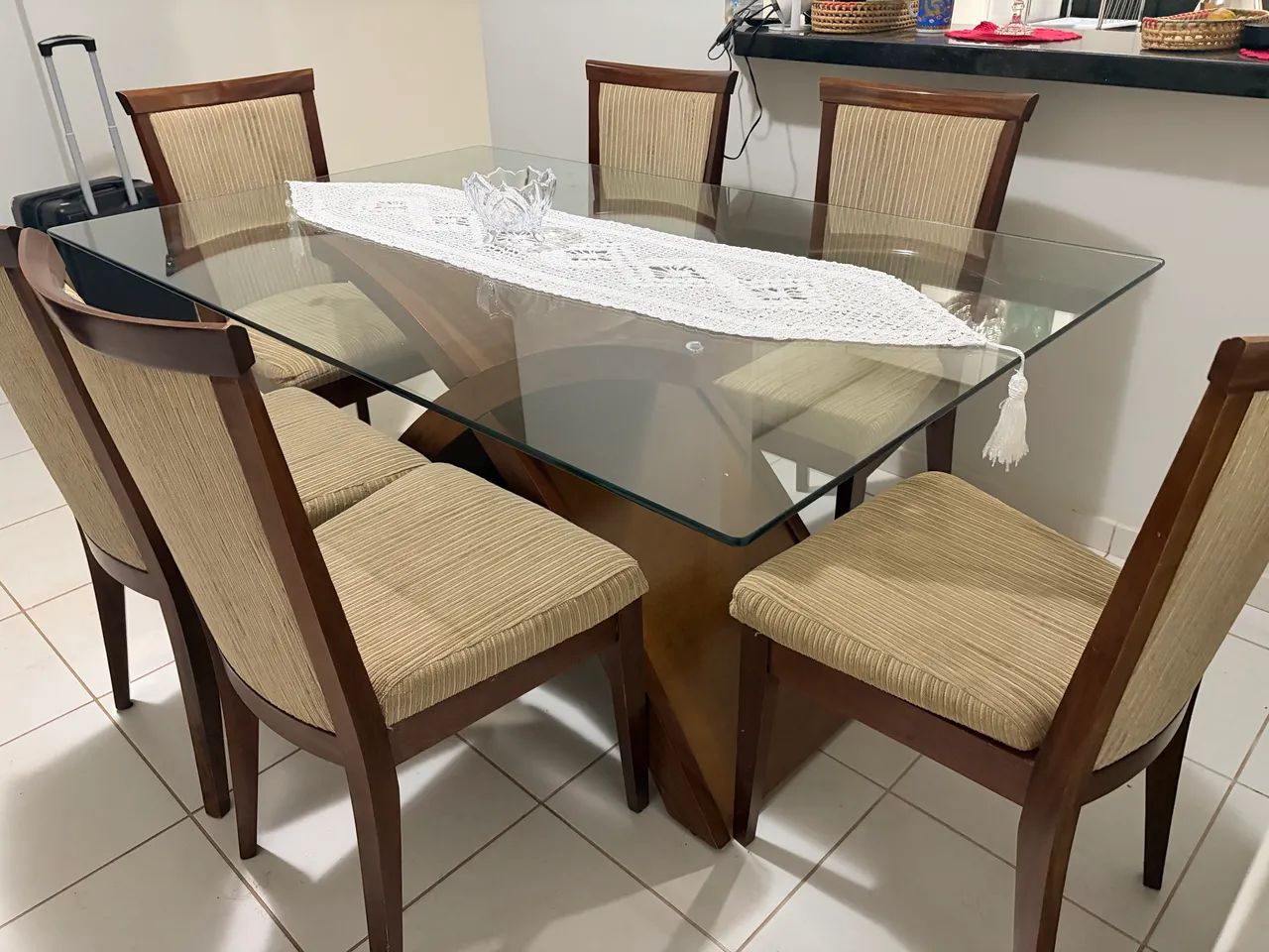 Mesa de Jantar de Vidro com 6 Cadeiras - Excelente Estado - Foto 2