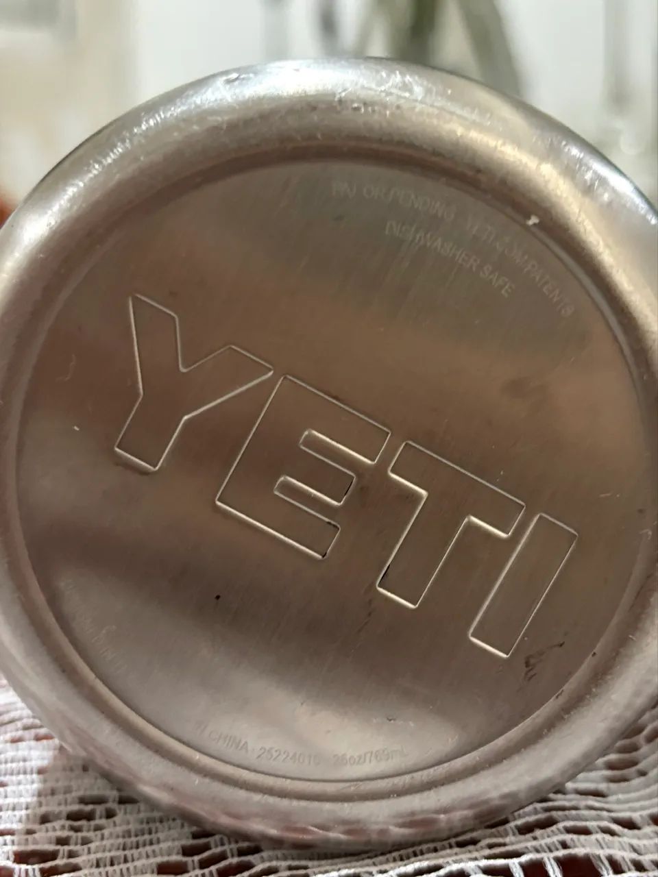 Garrafa térmica YETI - Foto 4