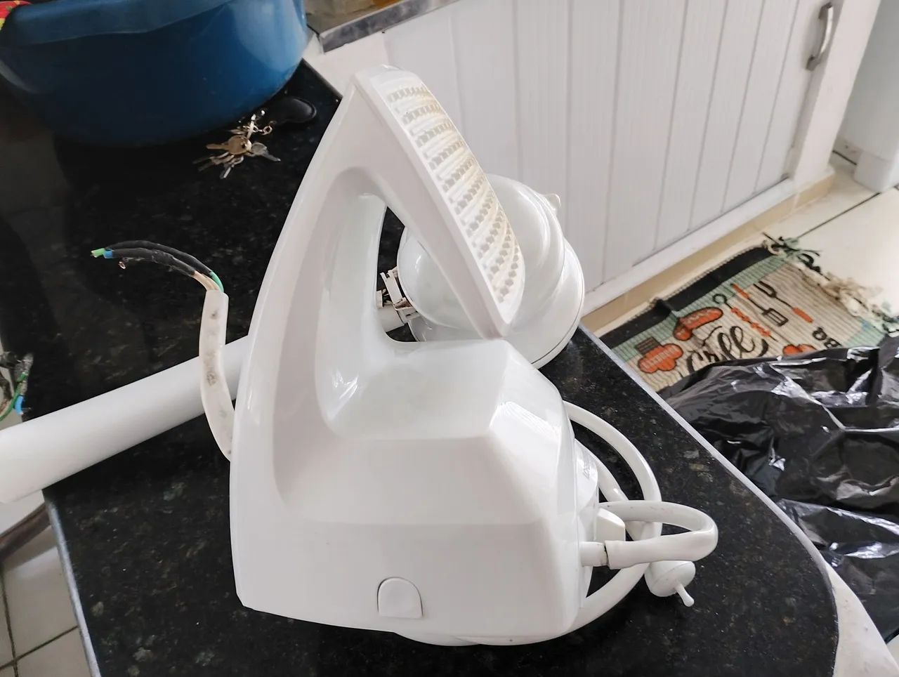 02 chuveiro elétrico em ótimo estado de uso 