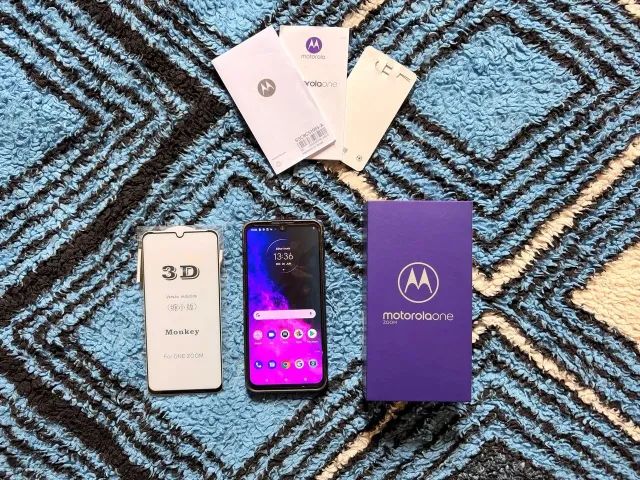 Motorola one zoom 