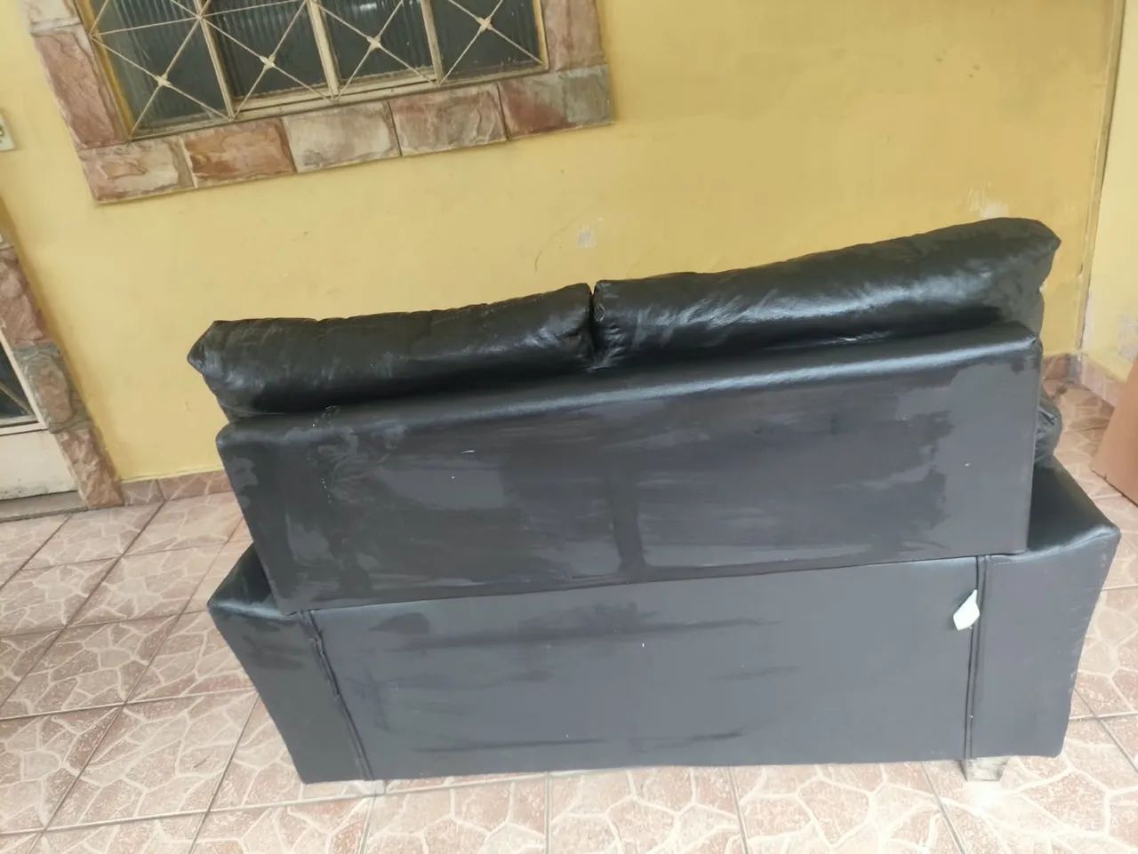 VENDO SOFÁ 2 LUGARES PRETO  - Foto 3