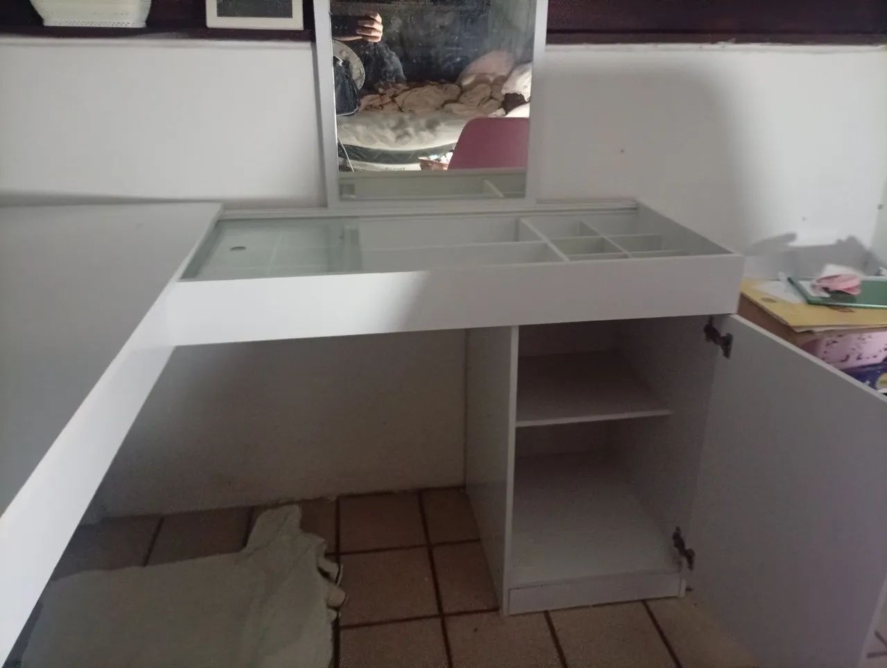 Vendo mesa em L com espelho  - Foto 4