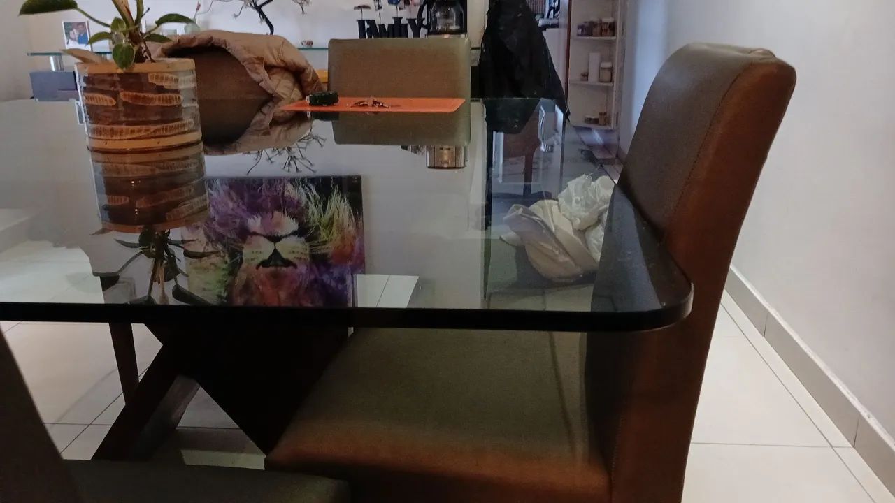 Mesa quadrada de jantar e 8 cadeiras - Foto 4