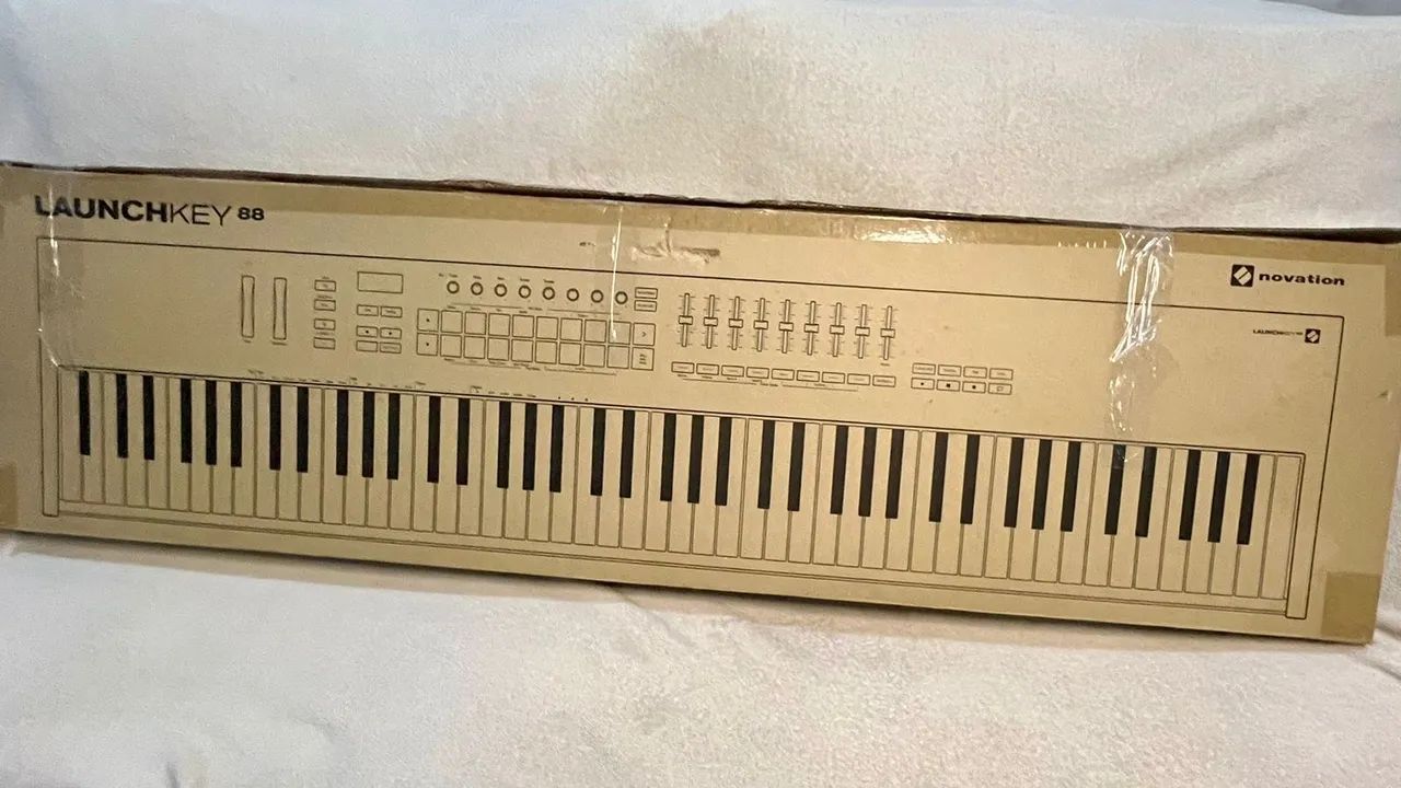 Novation Launchkey 88 MK3 MKIII - Estado de Novo (Na Caixa