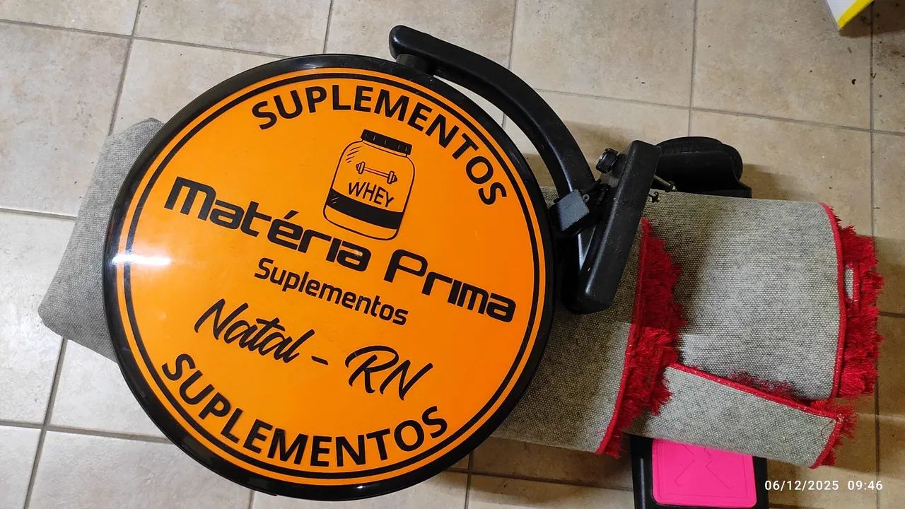 Placa luminosa giratória
