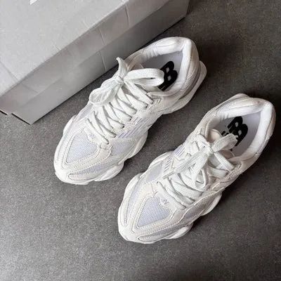 Tênis NewBalance 9060 Couro Feminino Cor: Branco - Numeração 36 - Foto 4
