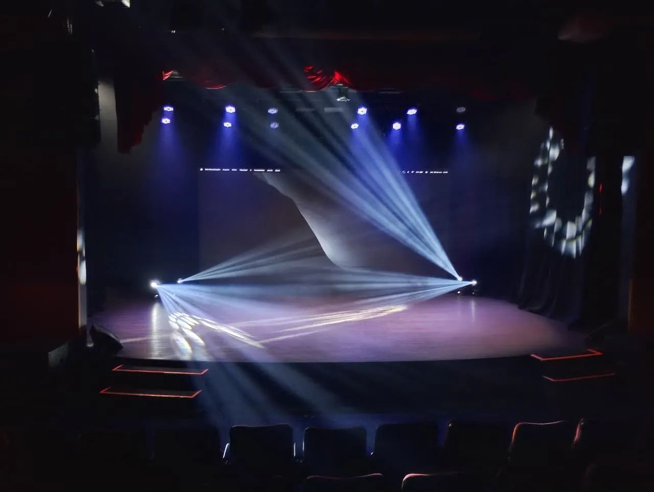 Iluminação profissional para o seu evento 