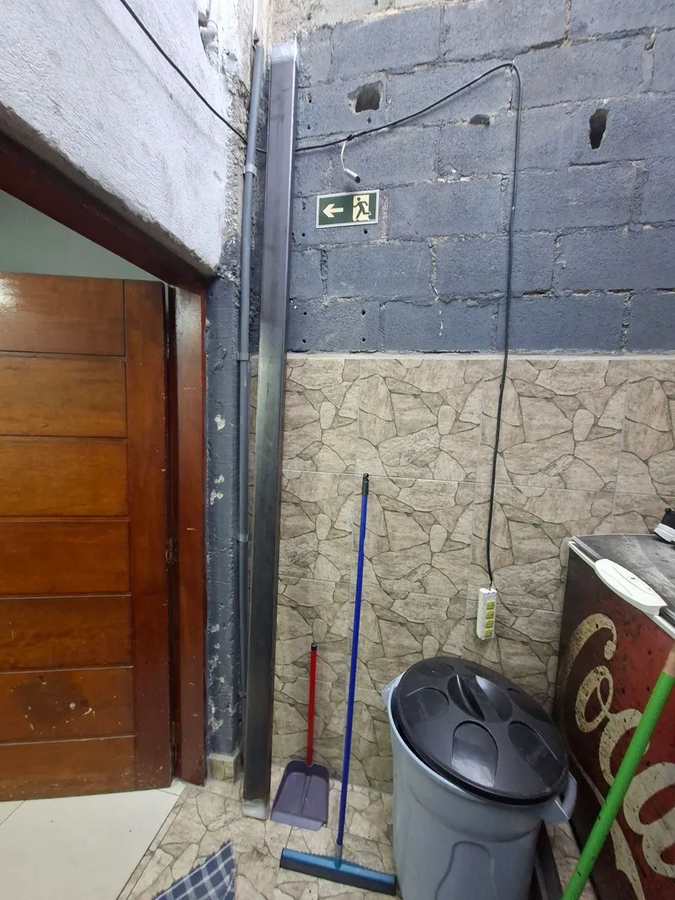 02 VIGAS DE FERRO EM U de 3 metros cada