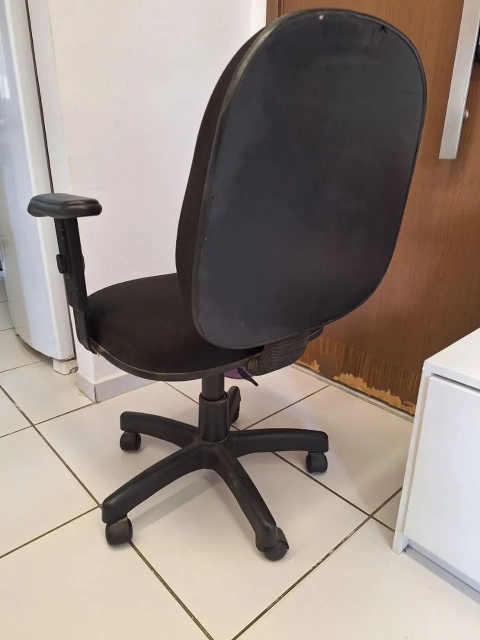 Vendo cadeira de escritório  - Foto 2