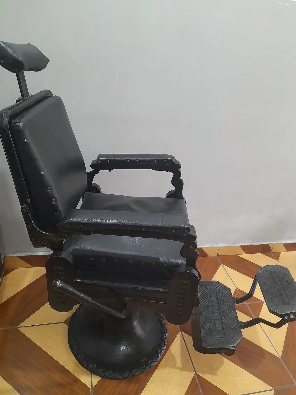 CADEIRA DE BARBEIRO-MARCA BRASIL NUM 2  - Foto 4