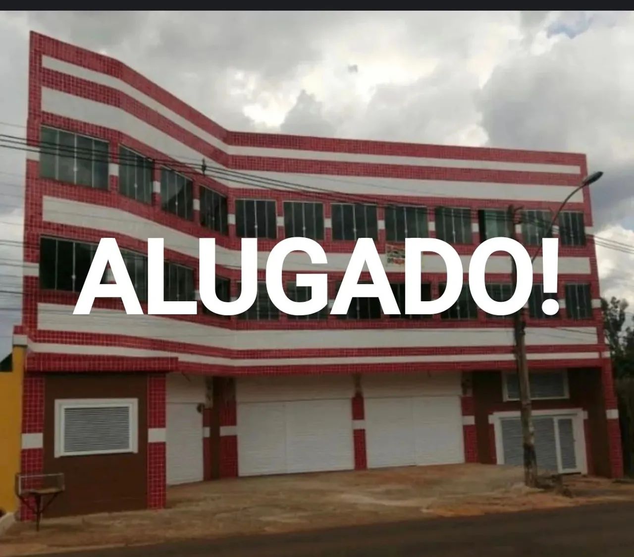 Alugo apartamento de 2/4 em Arniqueiras com garagem 