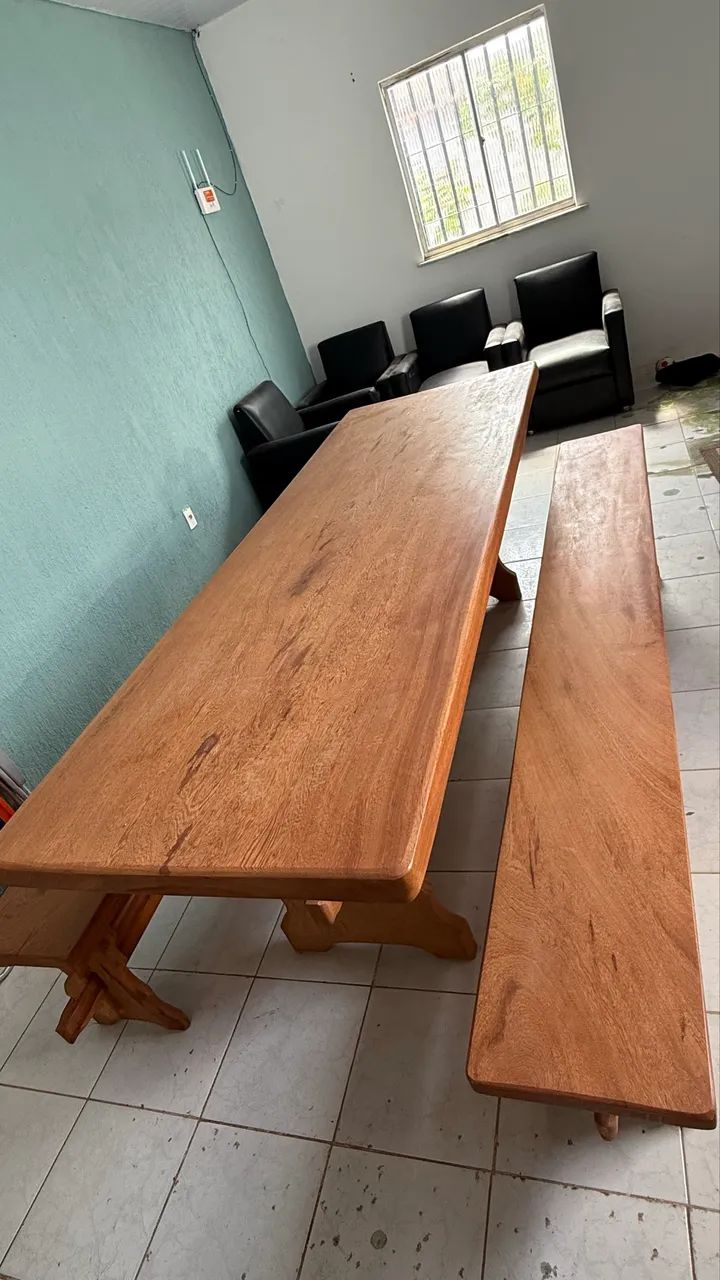 Mesa de madeira Angelim-pedra 2,50m com bancos  - Foto 2