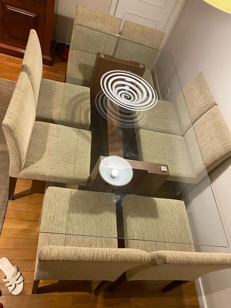Mesa de jantar 8 cadeiras estofadas