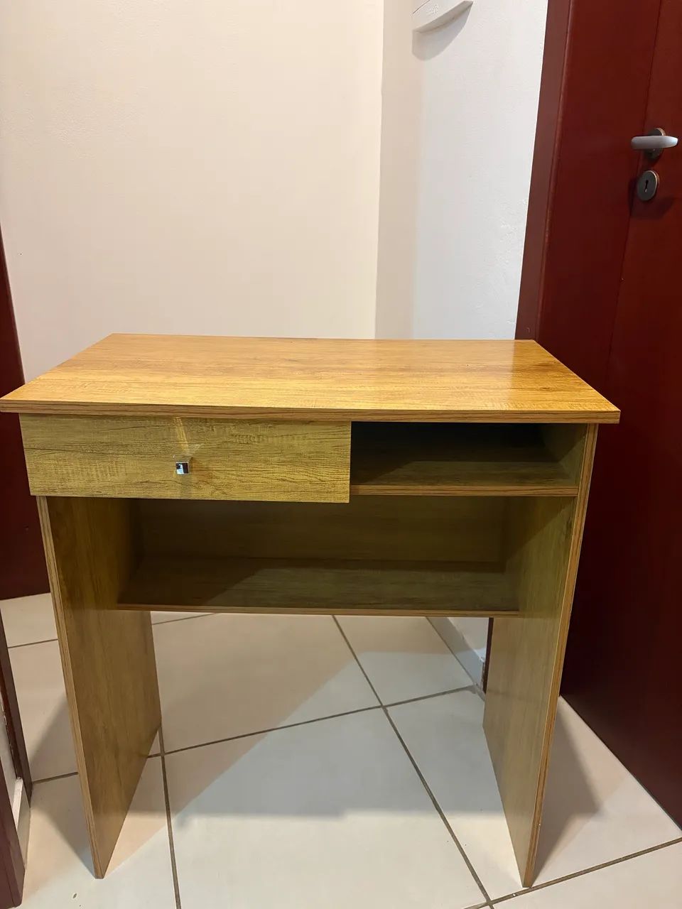 Mesa para Escritório com Gaveta - Excelente Estado - Foto 2