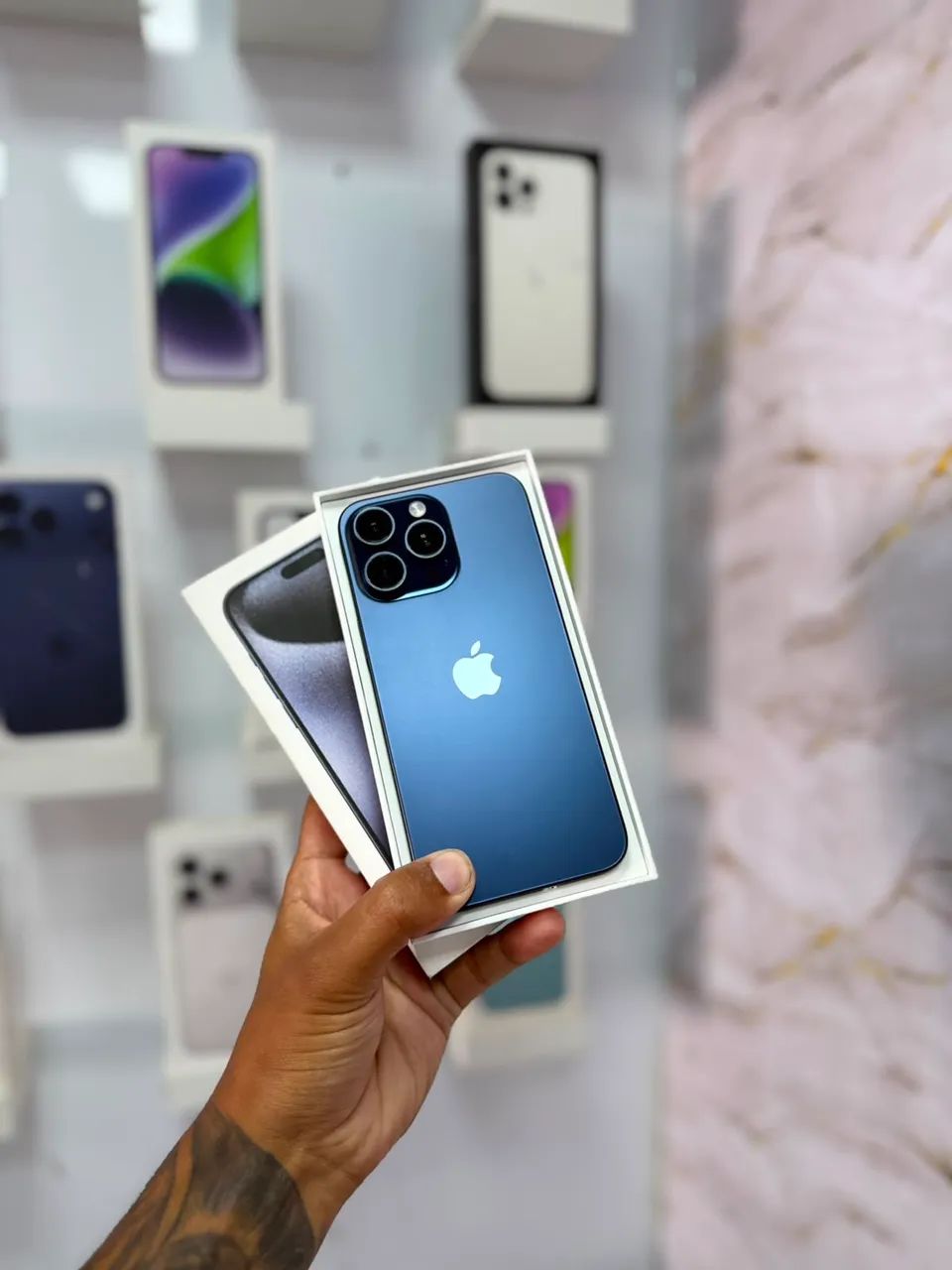 iPhone 15 Pro Max - 256GB ( SEMINOVO ) 