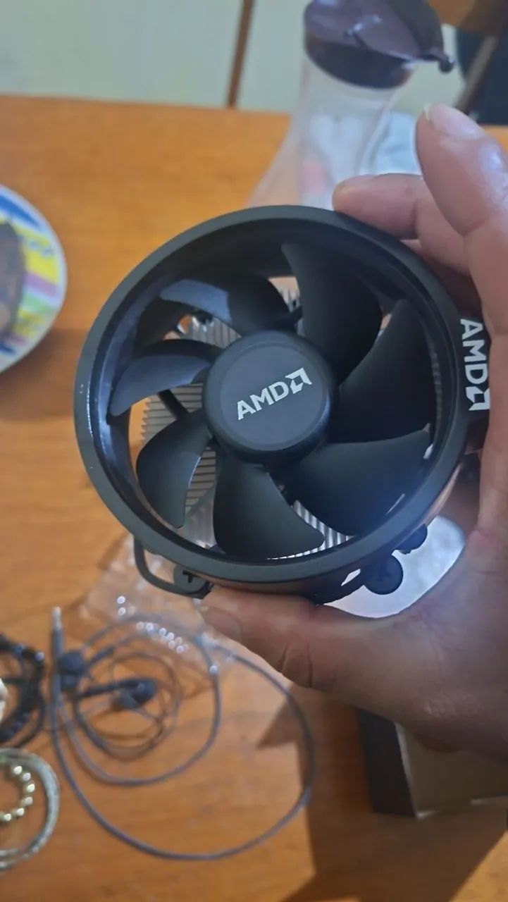 Cooler box AMD Wraith Stealth AM4 - original/novo