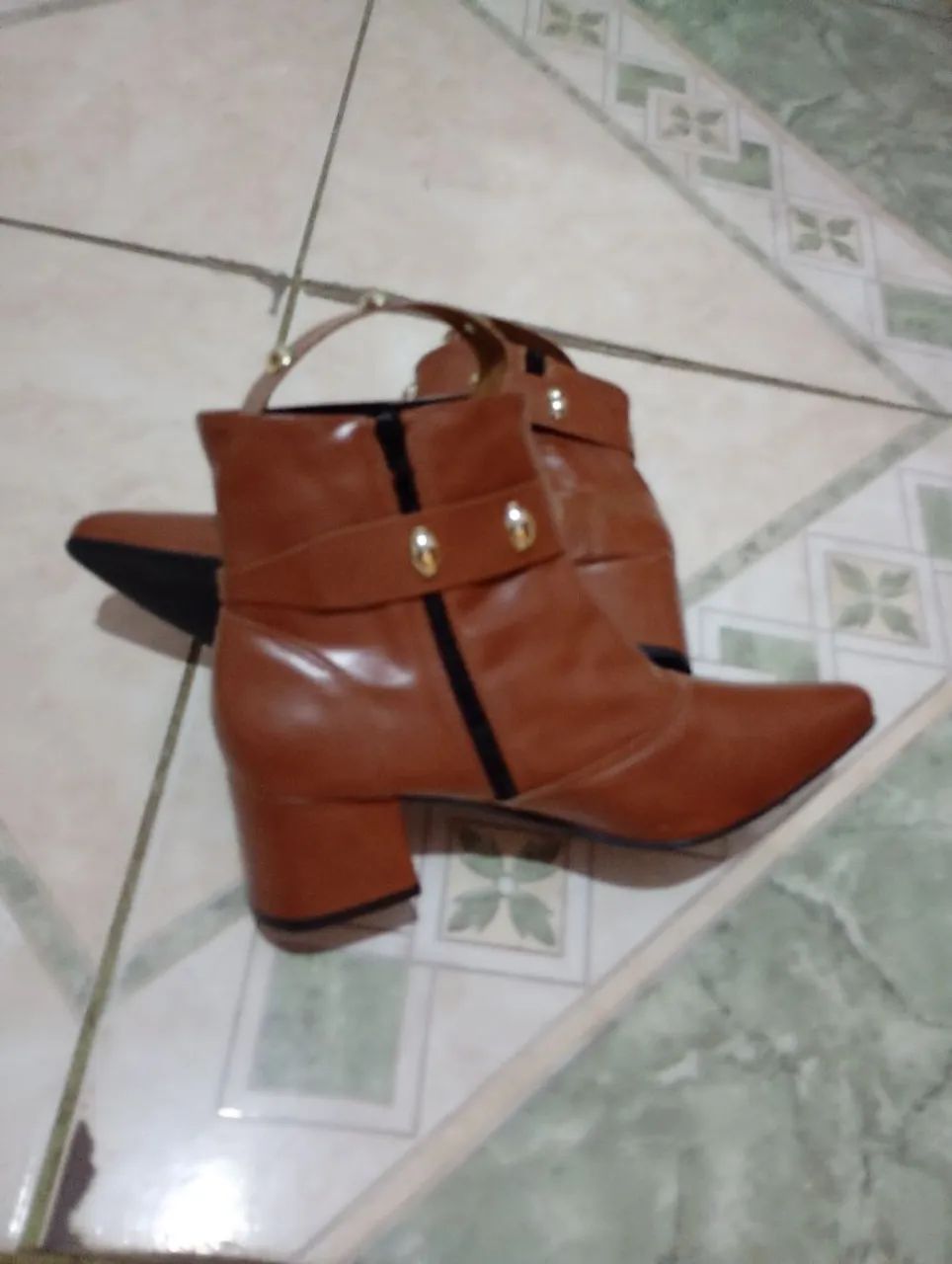 Vendo 2 sapatos