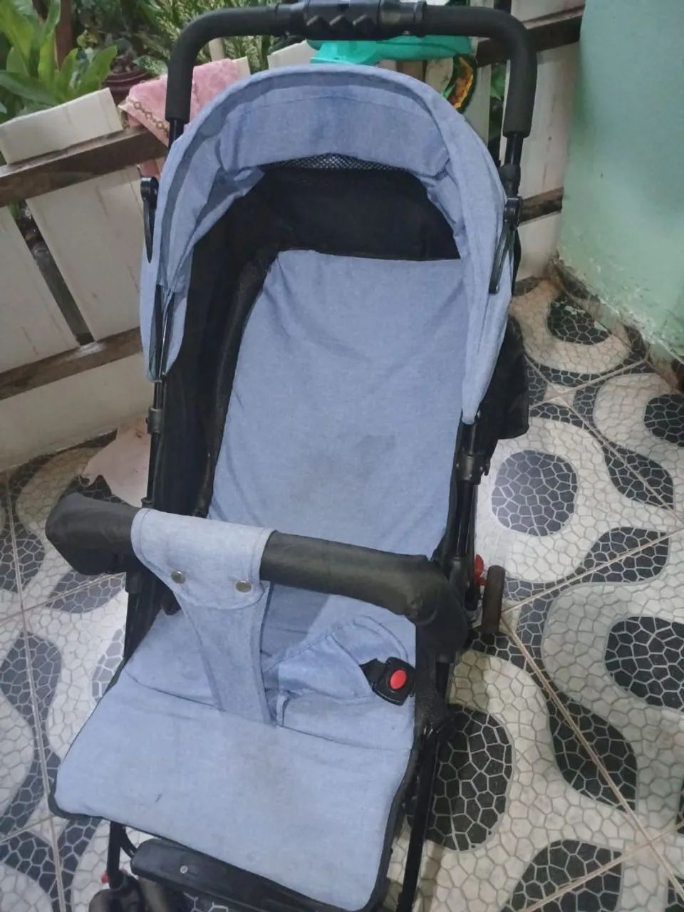 Carrinho banheira e bebê conforto 