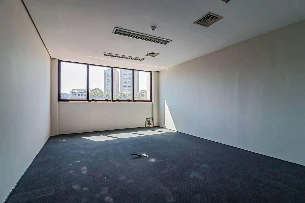 Sala comercial na Avenida Morumbi, 6901 - Conjunto 61  65 m²