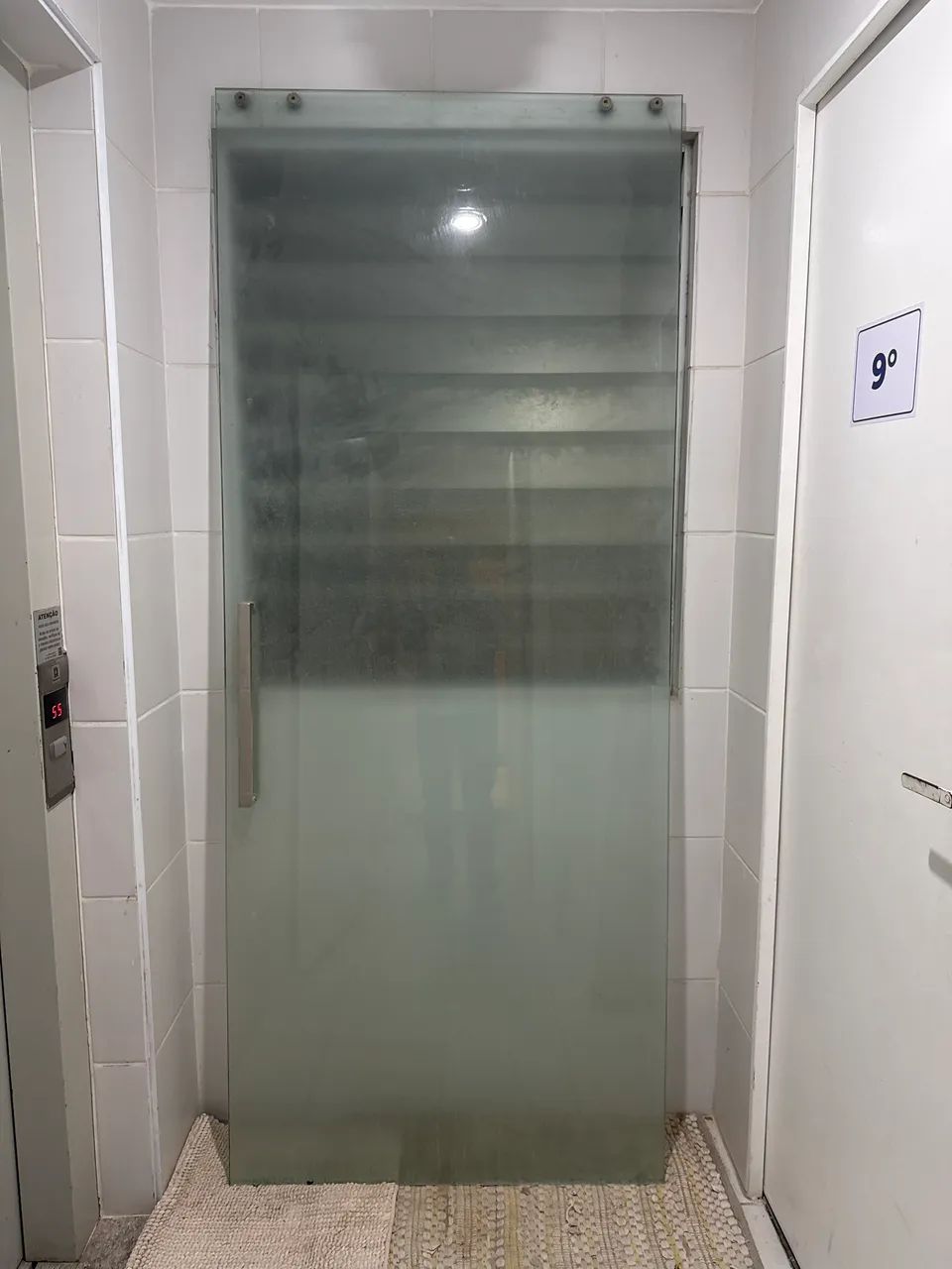 Vendo porta de vidro 