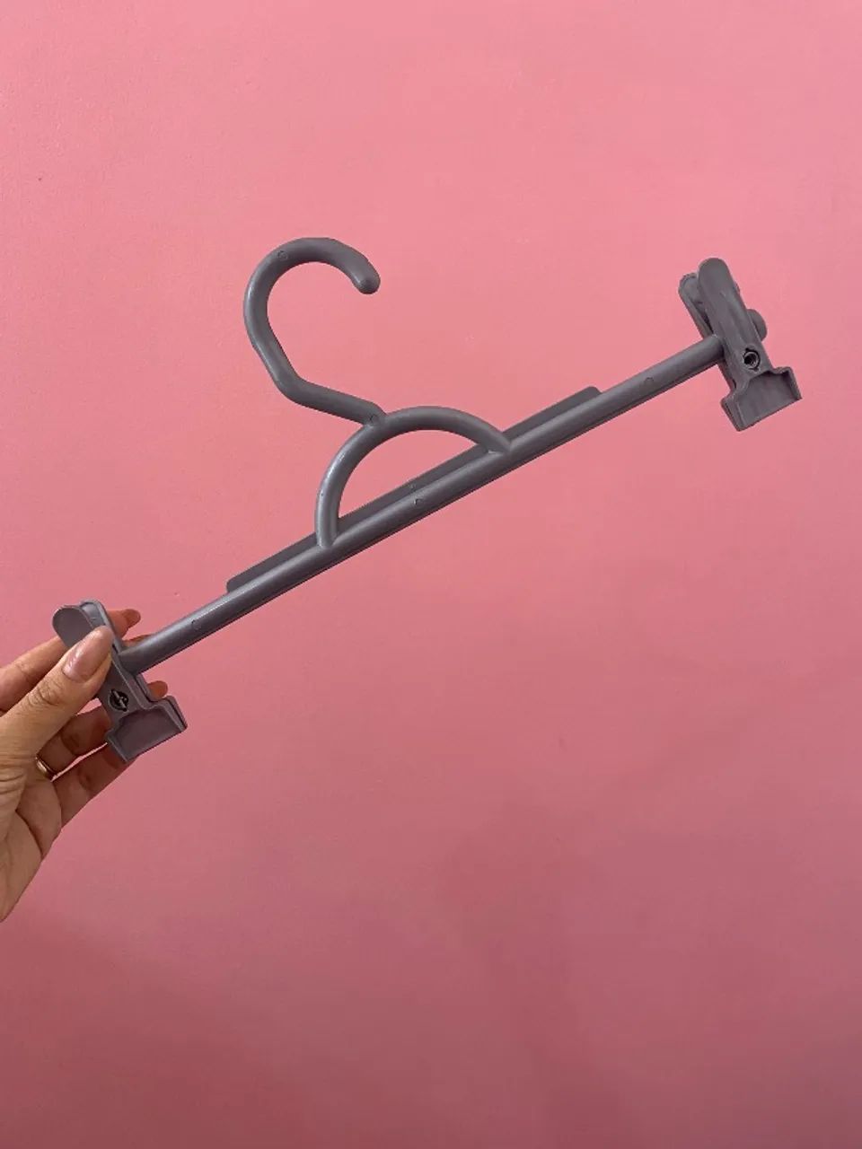 kit com 10 cabides com presilhas 