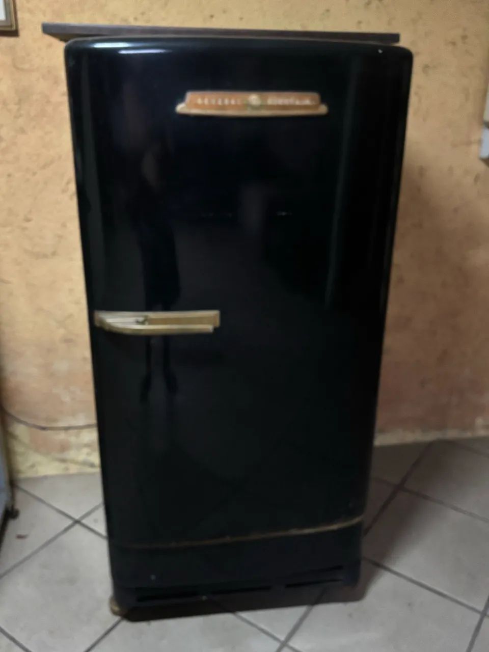 Geladeira GE década de 50
