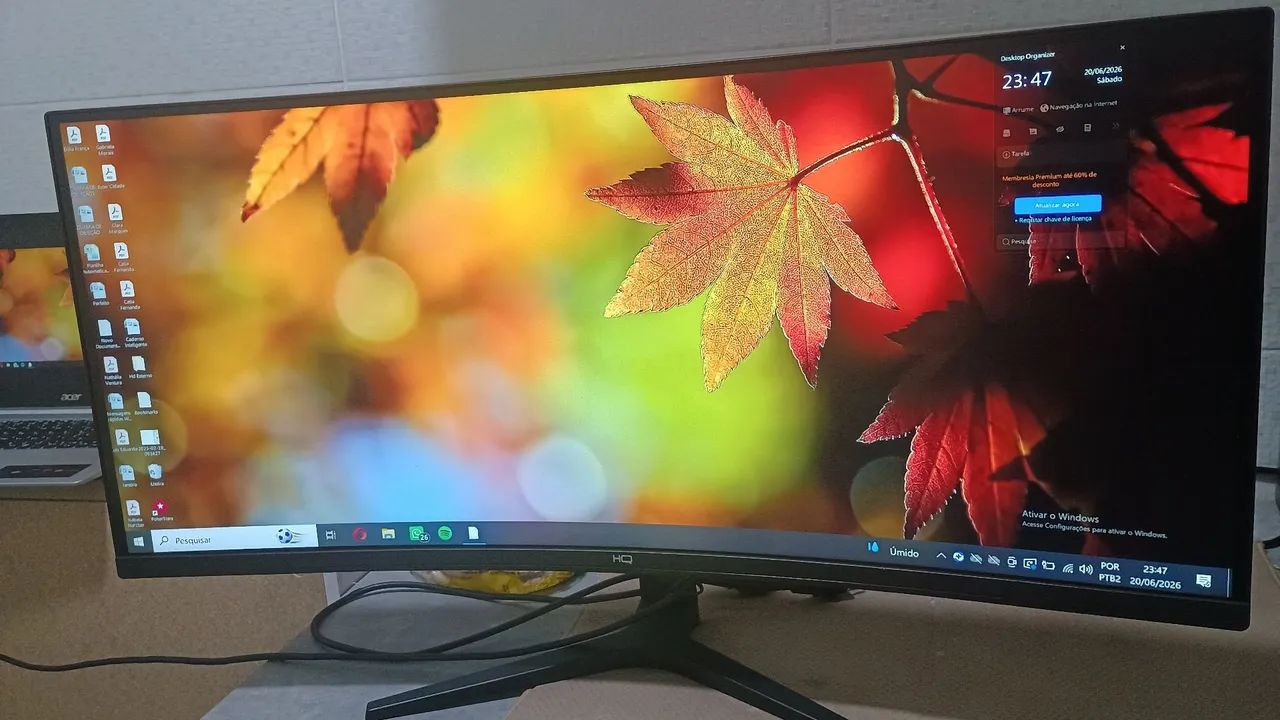 Monitor HQ ultrawide de 34 polegadas na caixa