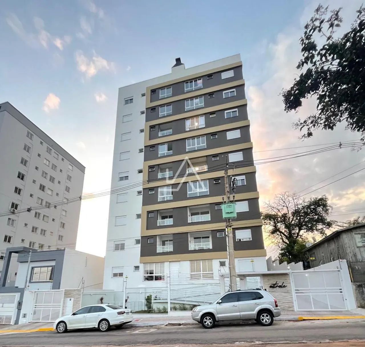 APARTAMENTO COM 2 DORMITÓRIOS MOBILIADO