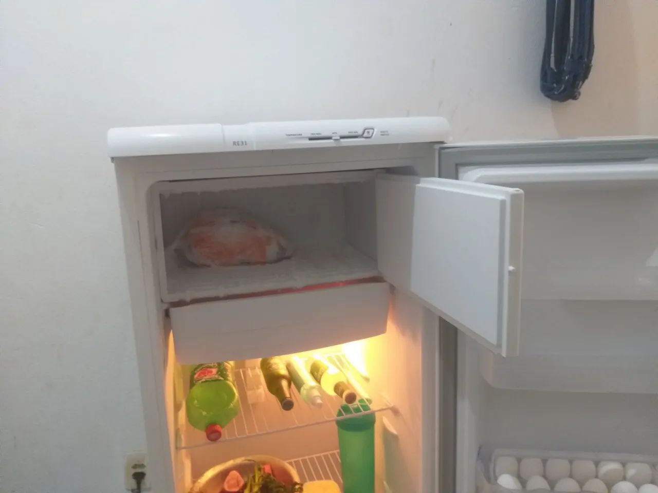 Geladeira Electrolux RE31  nova  - Foto 2