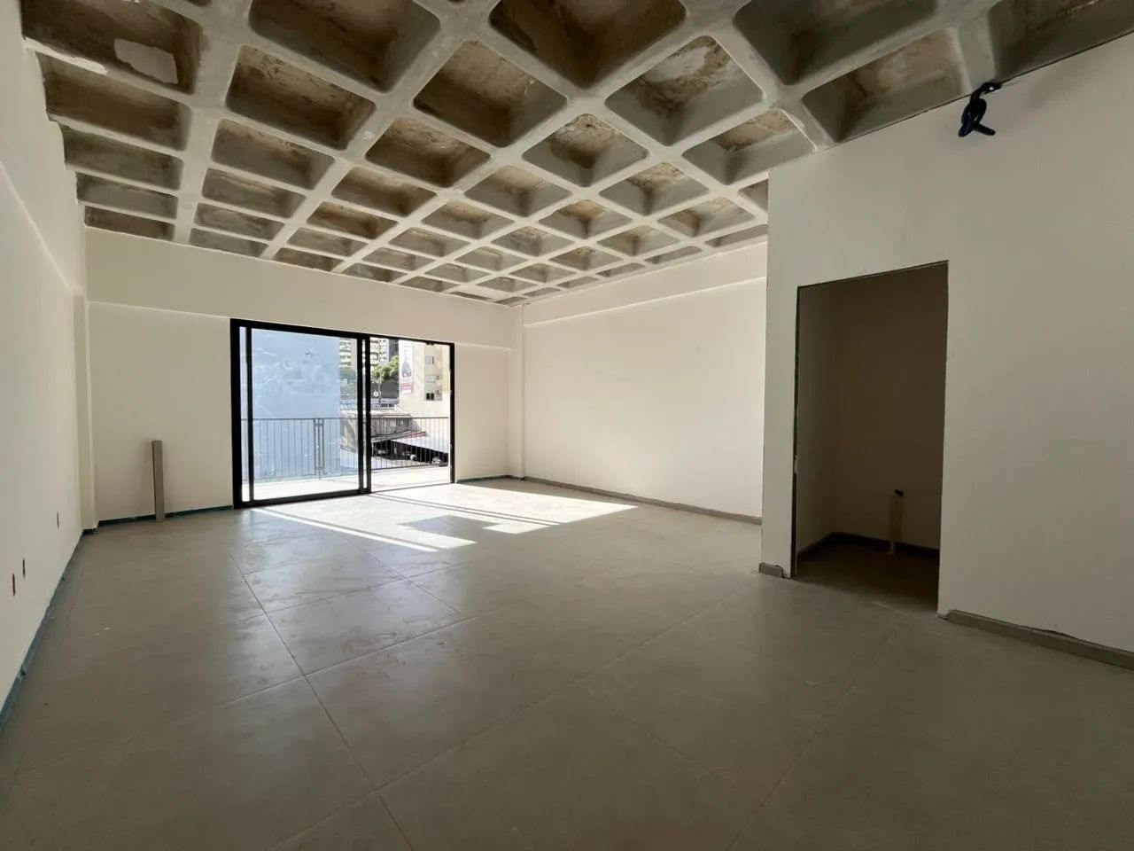 Sala Comercial em galeria para aluguel no Centro de Chapecó - Foto 2