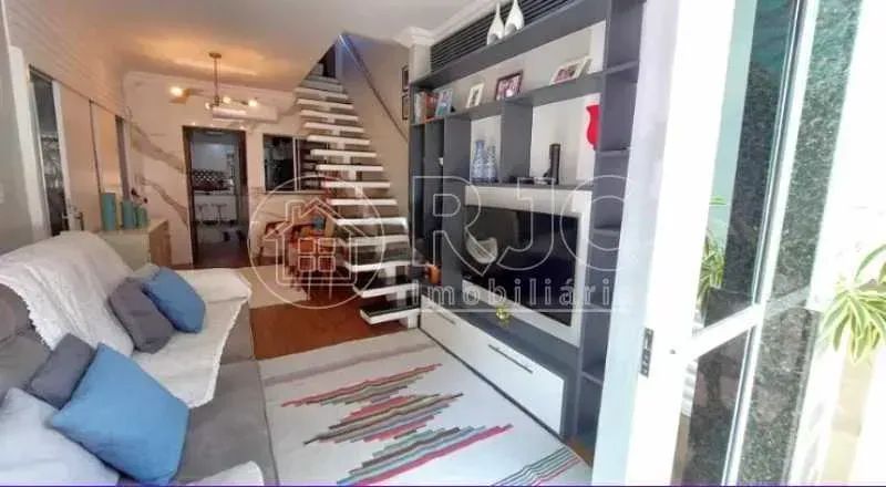Linda casa triplex em vila fechada, rua Marques de Valença - Foto 3