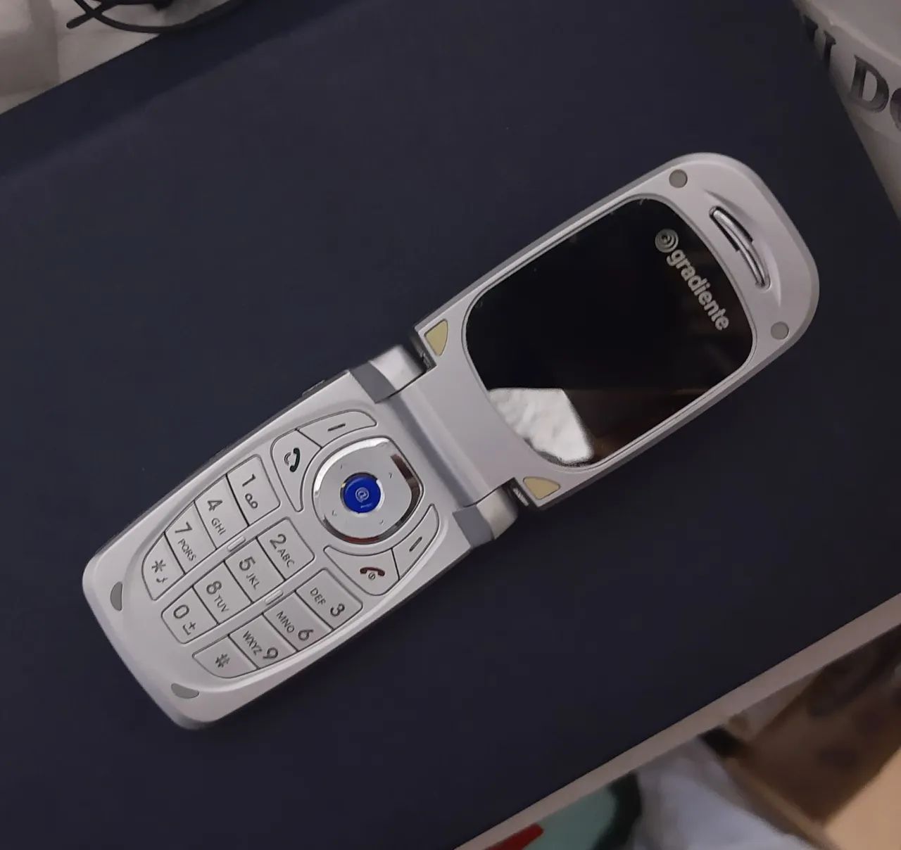 Celular antigo gradiente Flip RELIQUIA pequeno raro 2002 - Foto 3