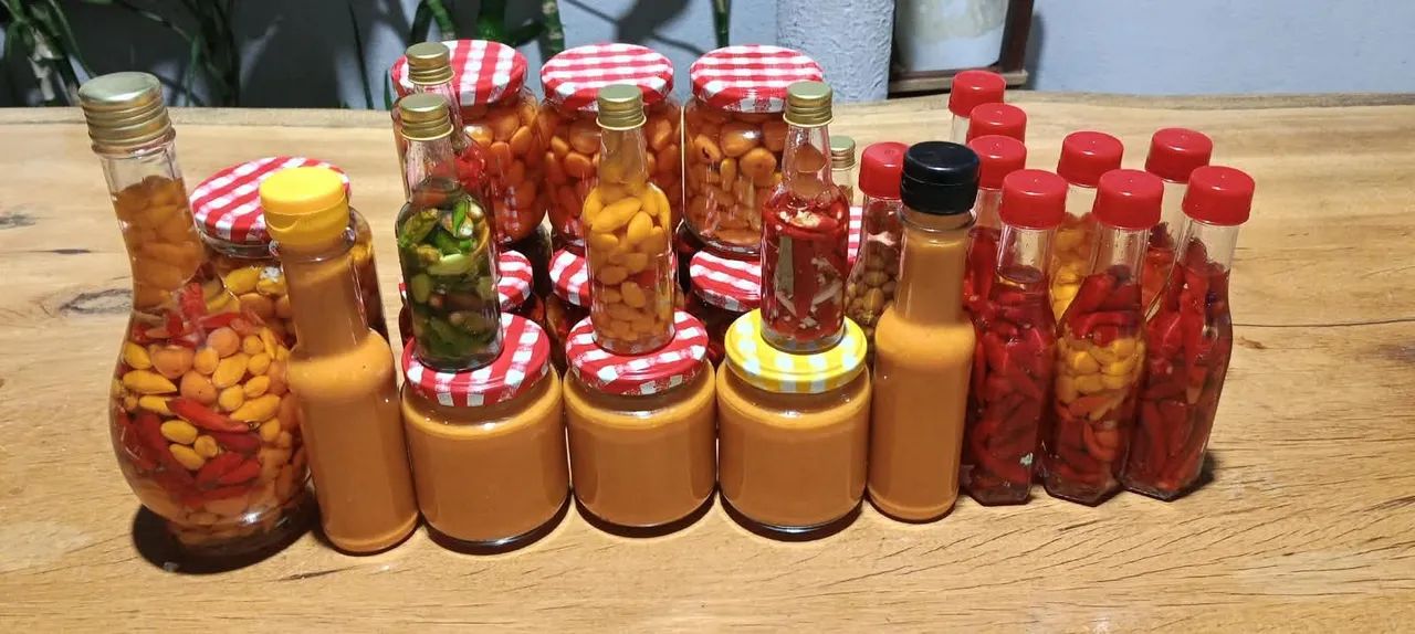 CONSERVA E MOLHOS DE PIMENTA 