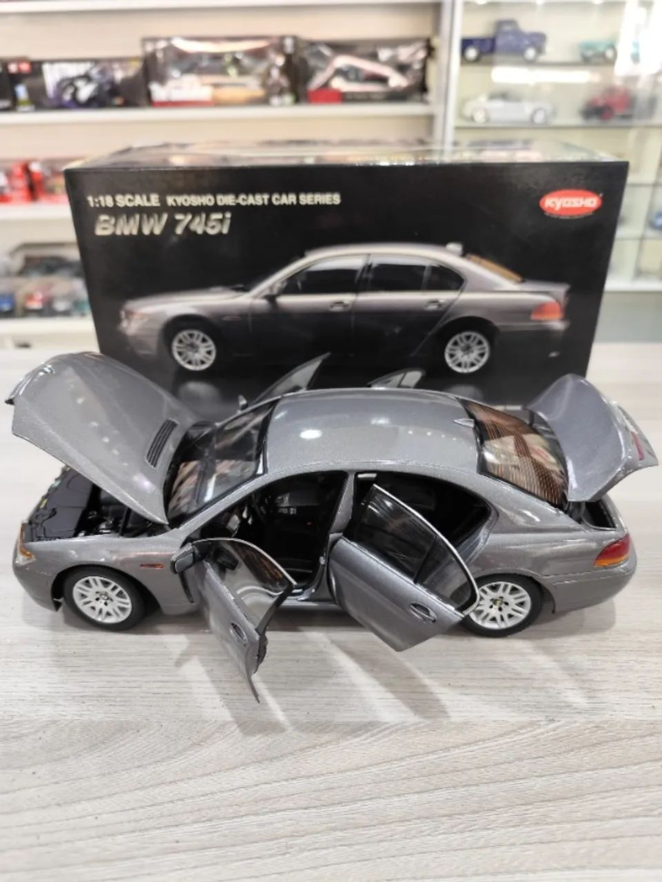 1/18 京商  7 Series 745i（E65） ディーラー購入 Miniatura BMW 745i E65 Chumbo 1/18 Kyosho Die-Cast Rara - Hobbies